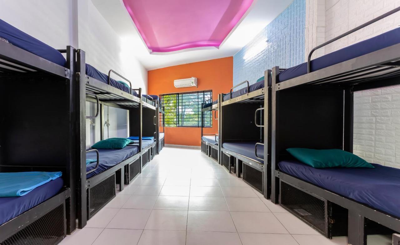 Hangout Hostel Hcm (Adults Only) Ho Chi Minh City Exterior photo